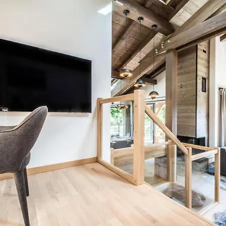 Jatoba - By Emerald Chalet *